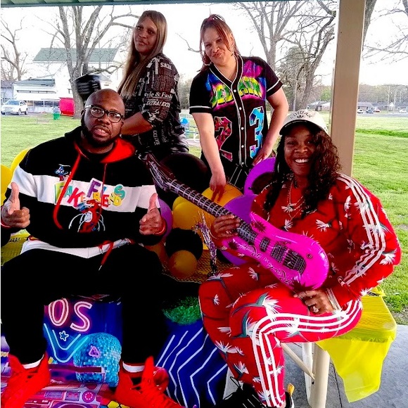 Meet your Posher, Hymeee - Picture 1 of 1